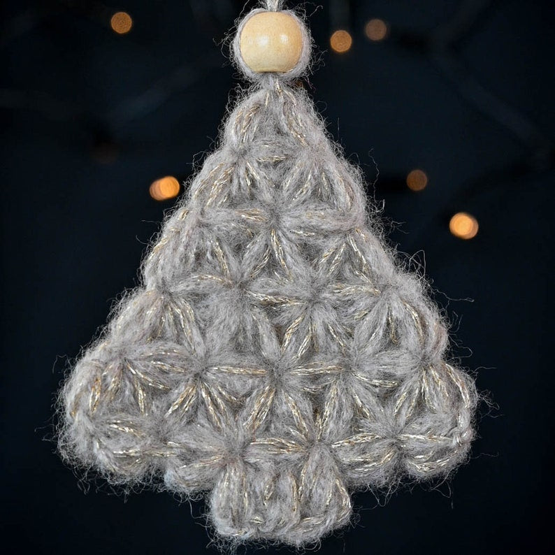 Christmas Tree Ornament - Crochet Pattern