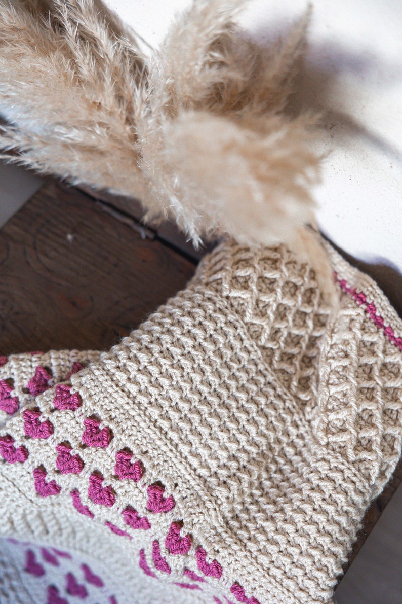 Heirloom Heart Blanket - Crochet Pattern